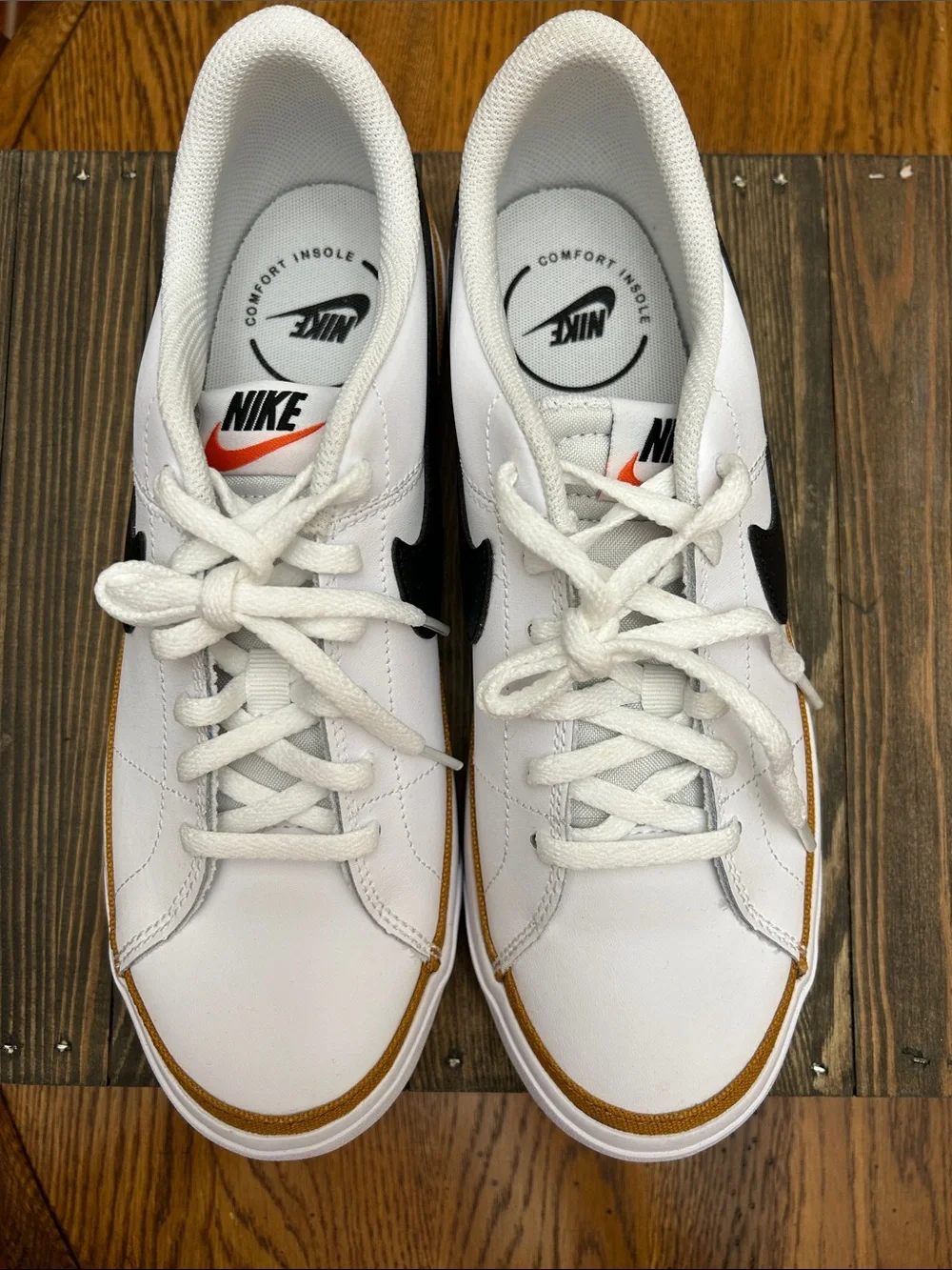 NWT Nike White Leather Sneakers with Black Swoosh and Gold Trim W9 M7.5